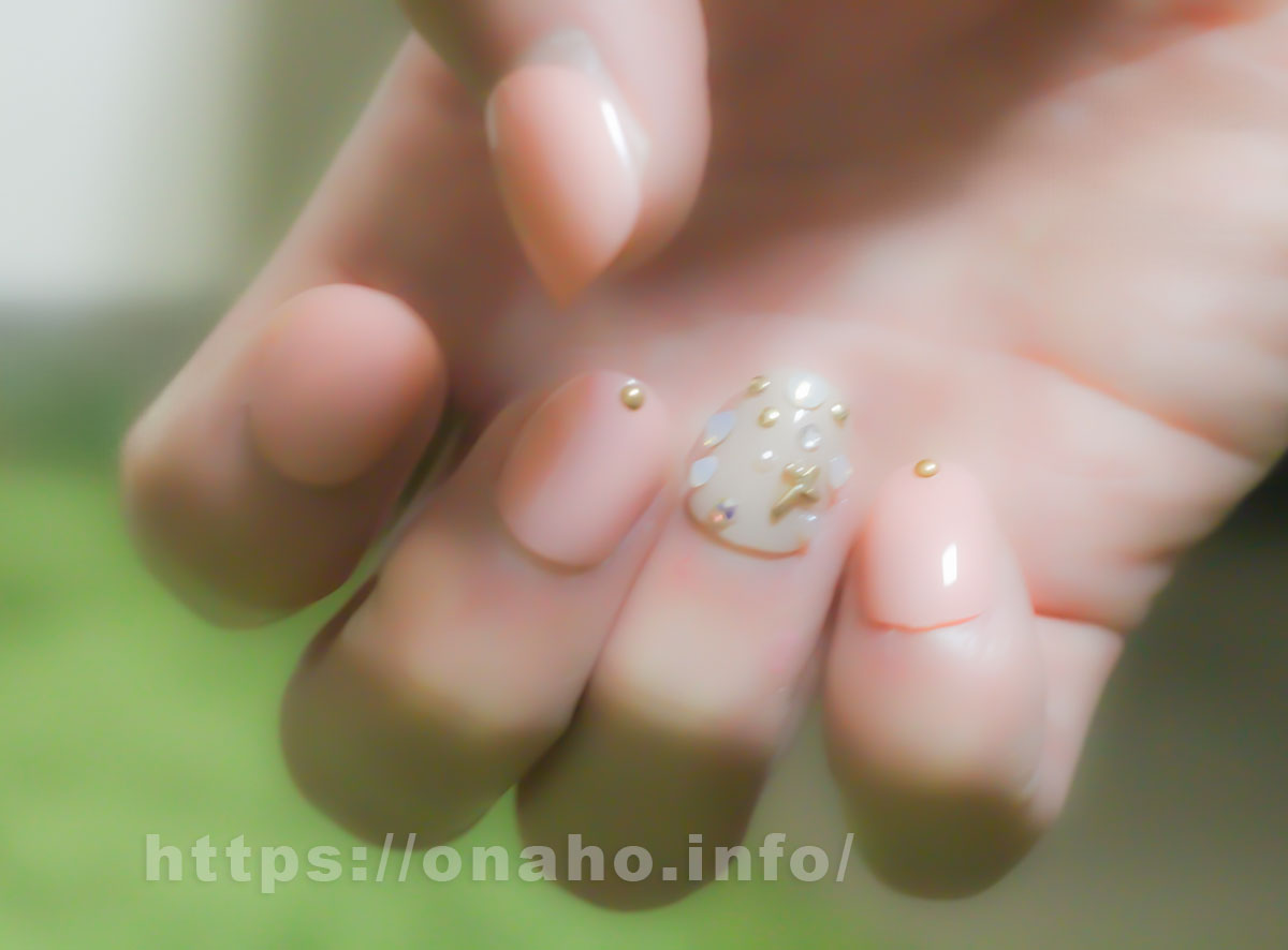 つけ爪で簡単に女性の手をゲット！