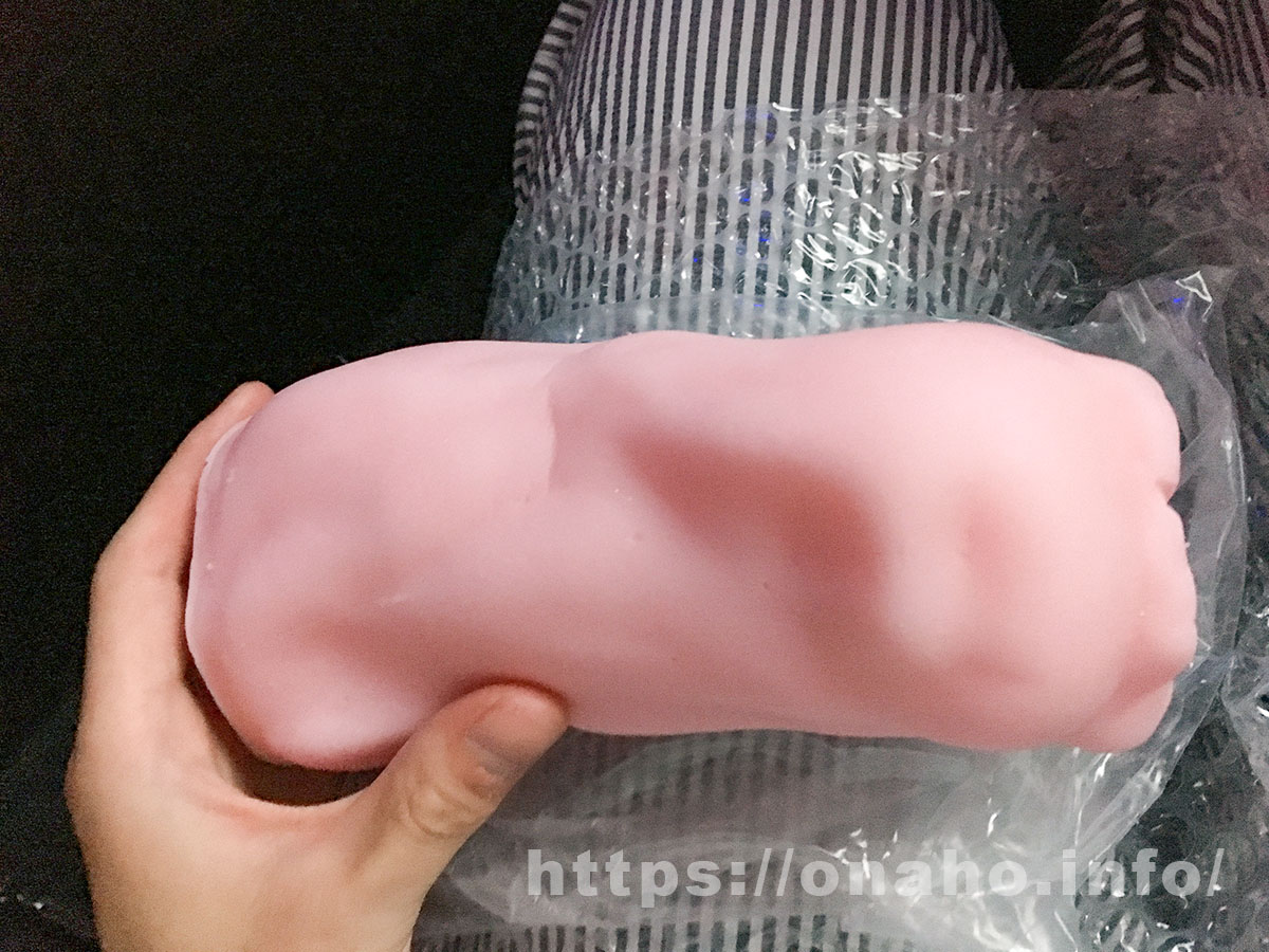 かよわき新人OLあみの全体像サイドから