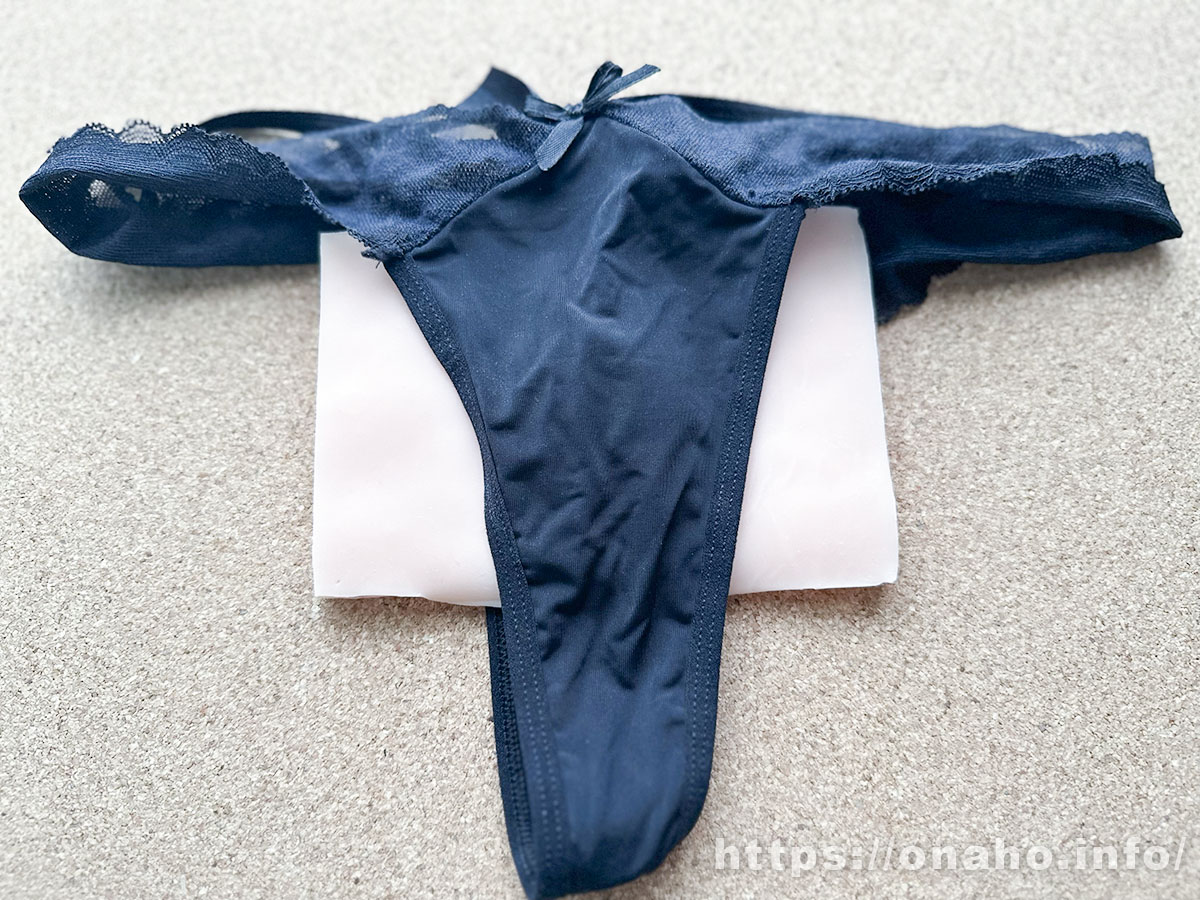 透け感がないパンティと「チツパッド プレミアム」の組み合わせ